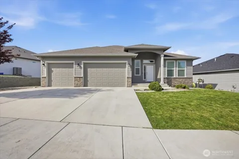2652 W 44th Place