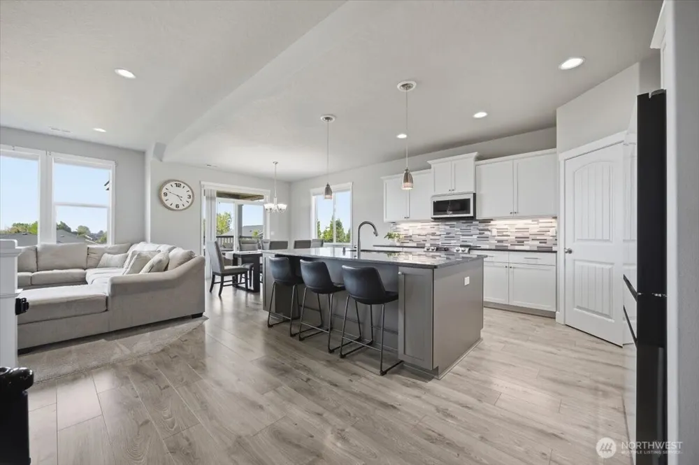 2652 W 44th Place Kennewick, WA 99337