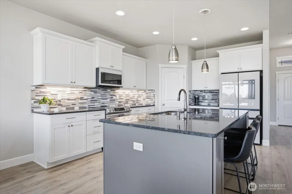 2652 W 44th Place Kennewick, WA 99337