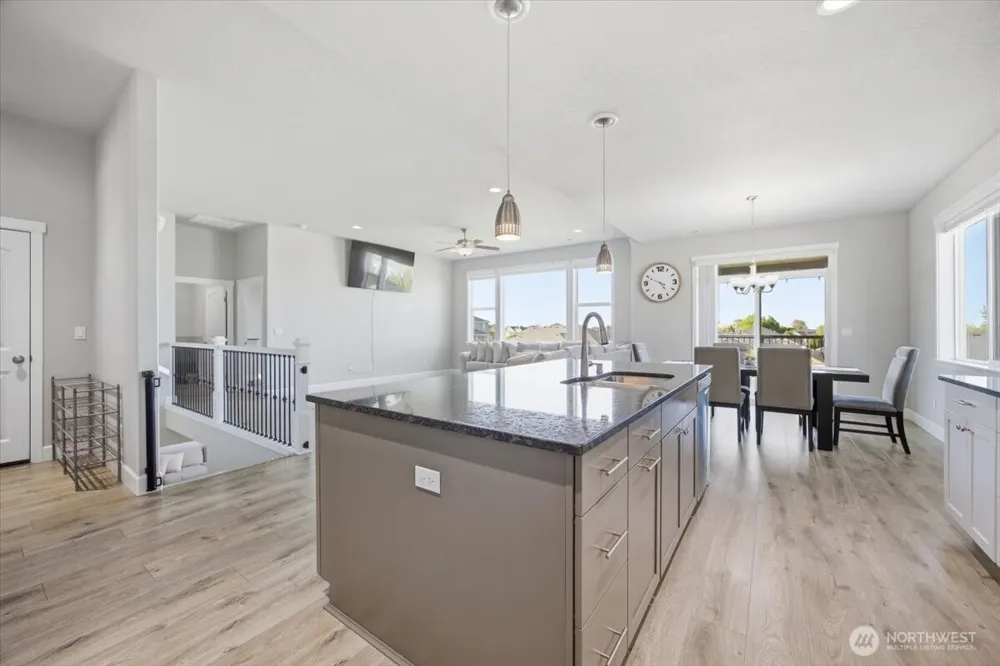 2652 W 44th Place Kennewick, WA 99337