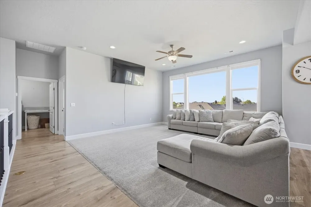 2652 W 44th Place Kennewick, WA 99337