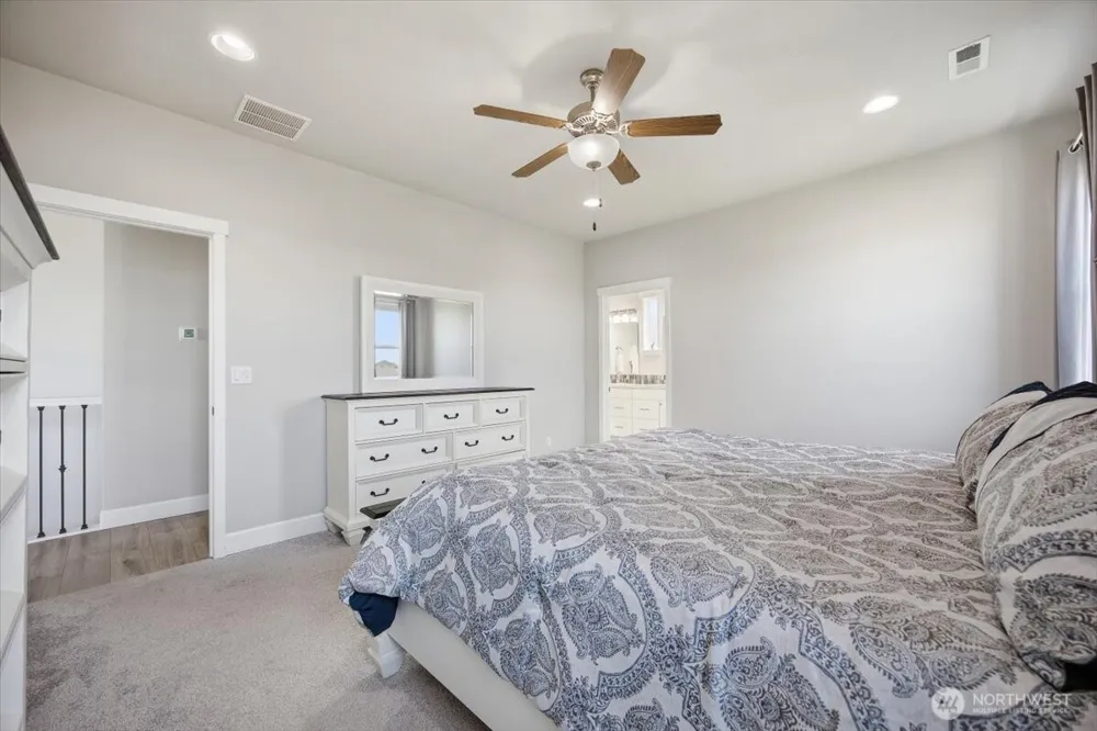 2652 W 44th Place Kennewick, WA 99337