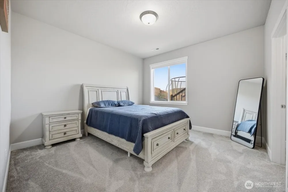 2652 W 44th Place Kennewick, WA 99337