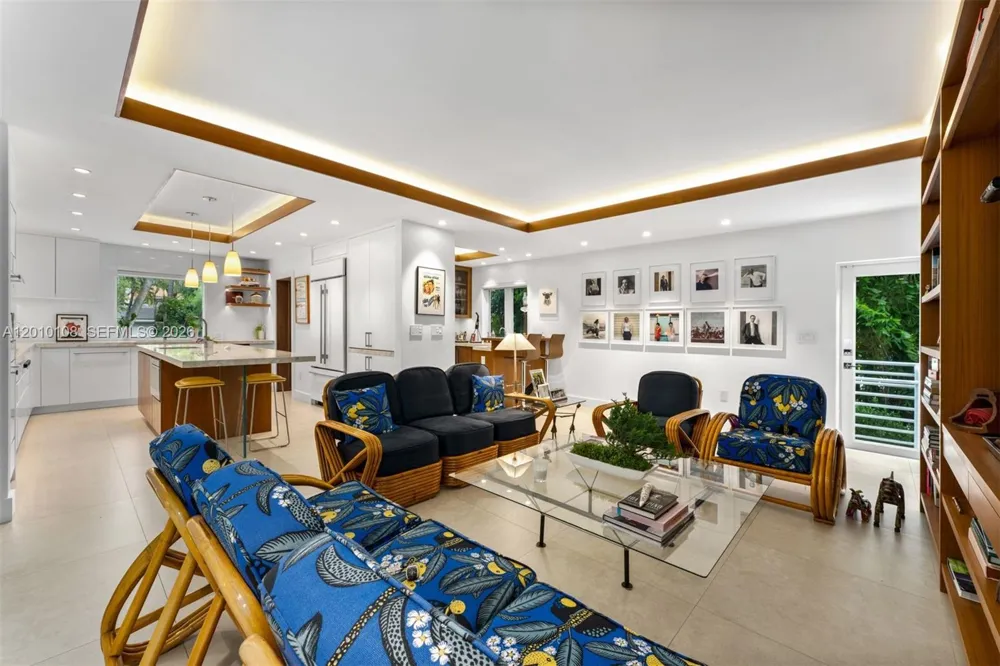 690 Warren Ln Key Biscayne, FL 33149