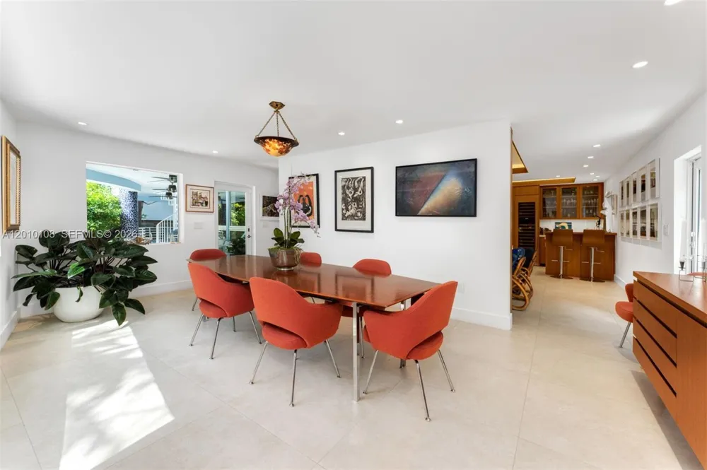 690 Warren Ln Key Biscayne, FL 33149