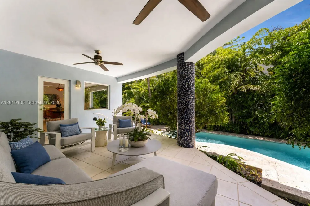 690 Warren Ln Key Biscayne, FL 33149