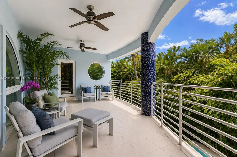 690 Warren Ln Key Biscayne, FL 33149