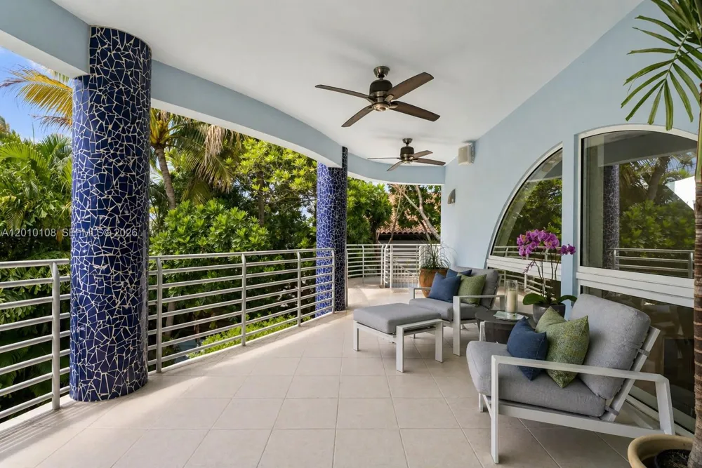 690 Warren Ln Key Biscayne, FL 33149