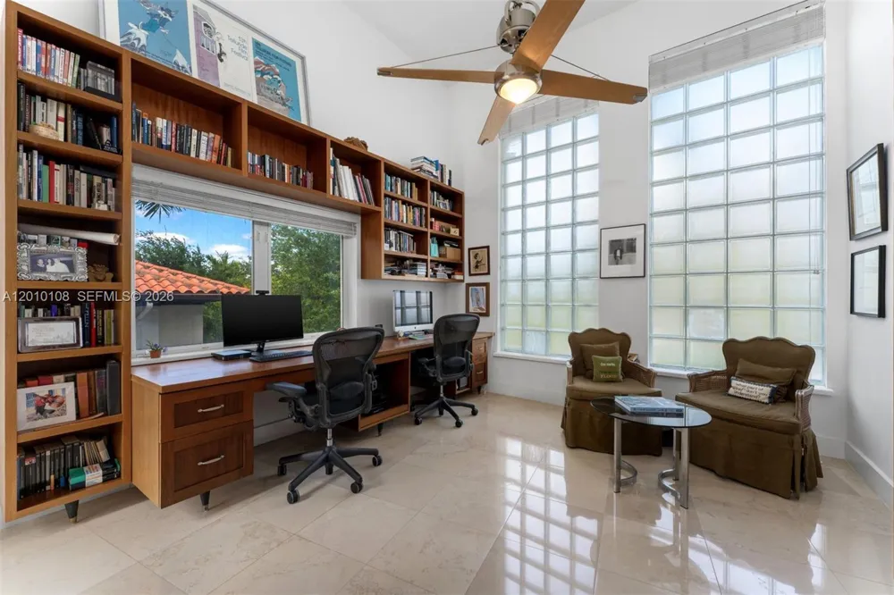 690 Warren Ln Key Biscayne, FL 33149
