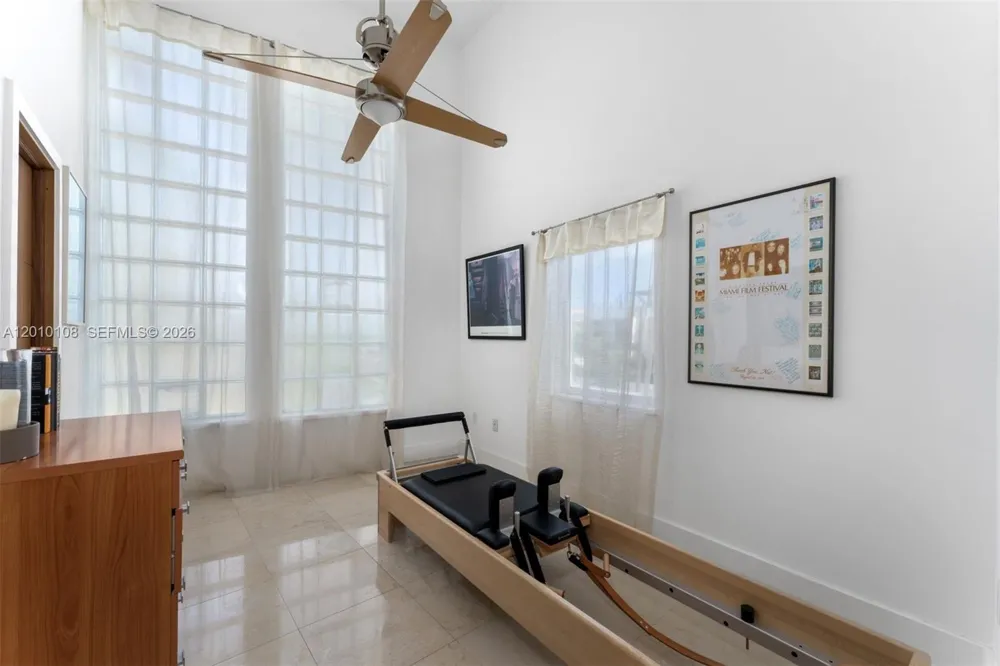 690 Warren Ln Key Biscayne, FL 33149