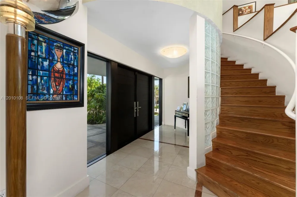 690 Warren Ln Key Biscayne, FL 33149
