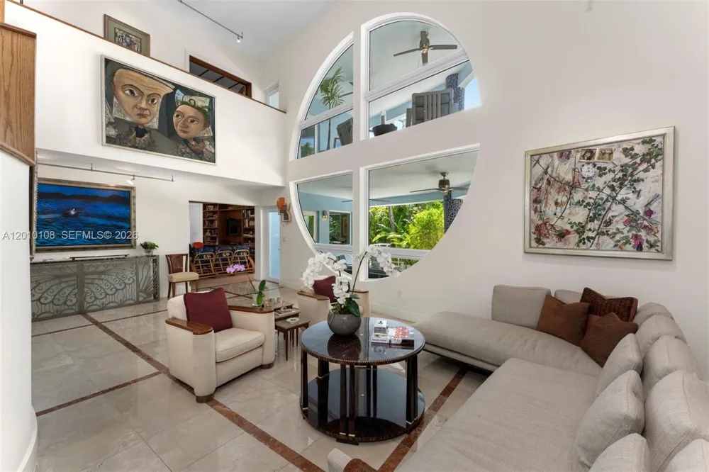 690 Warren Ln Key Biscayne, FL 33149