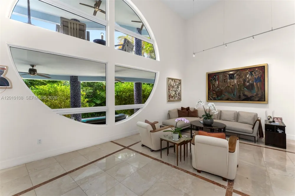690 Warren Ln Key Biscayne, FL 33149