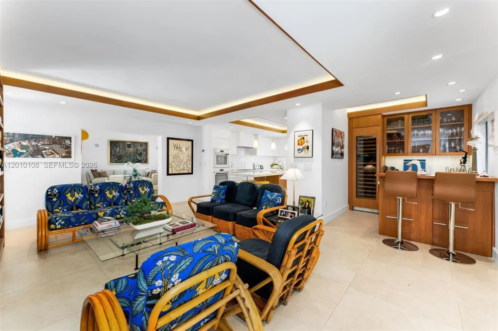 690 Warren Ln Key Biscayne, FL 33149
