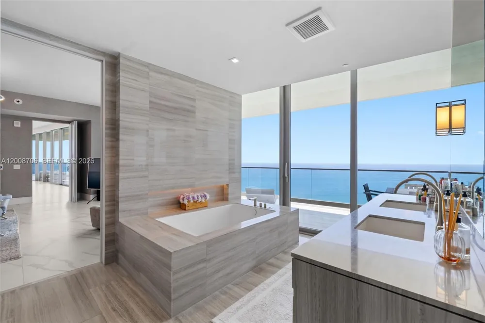 18975 Collins Ave #5200 Sunny Isles Beach, FL 33160
