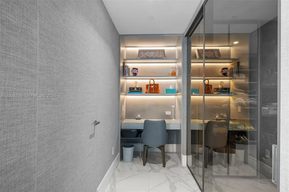 18975 Collins Ave #5200 Sunny Isles Beach, FL 33160