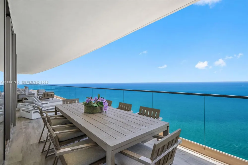 18975 Collins Ave #5200 Sunny Isles Beach, FL 33160
