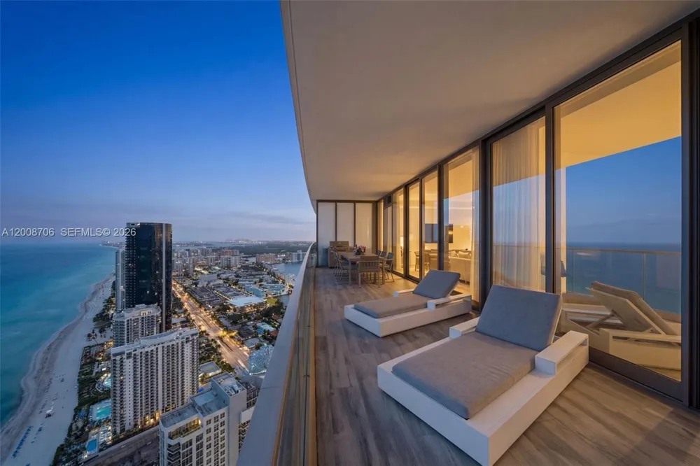 18975 Collins Ave #5200 Sunny Isles Beach, FL 33160