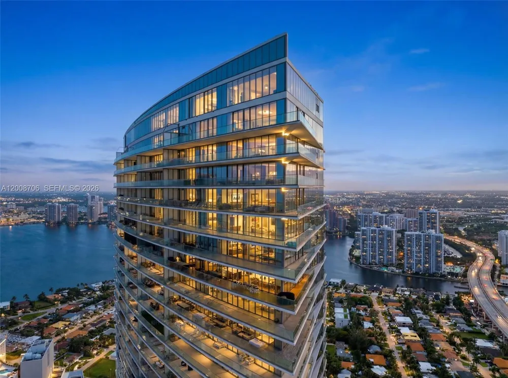 18975 Collins Ave #5200 Sunny Isles Beach, FL 33160