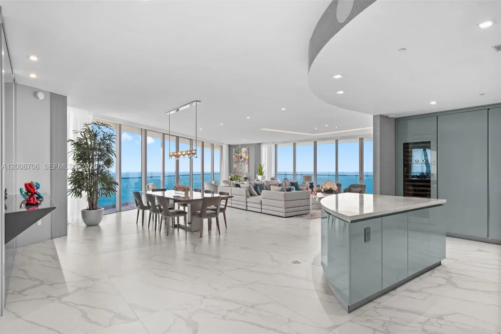 18975 Collins Ave #5200 Sunny Isles Beach, FL 33160