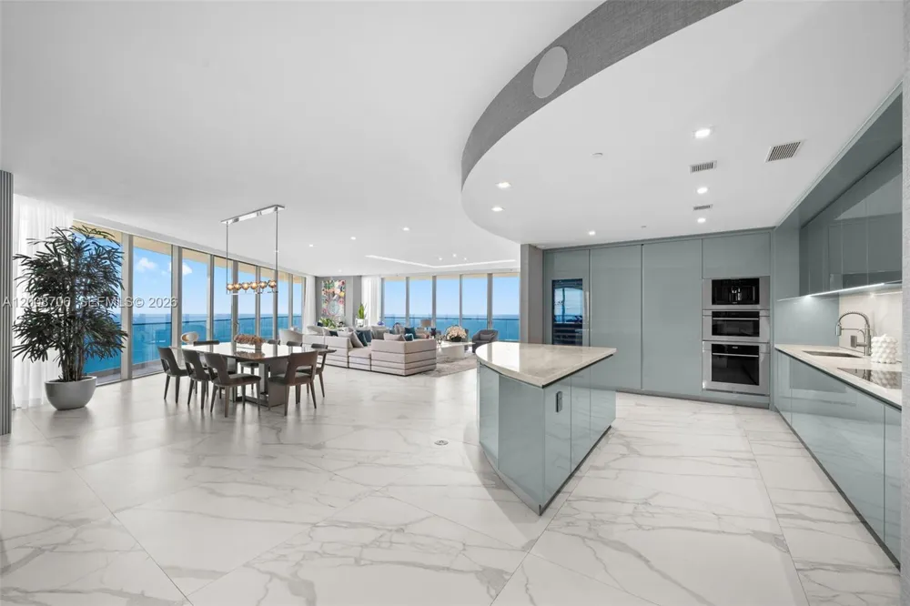 18975 Collins Ave #5200 Sunny Isles Beach, FL 33160