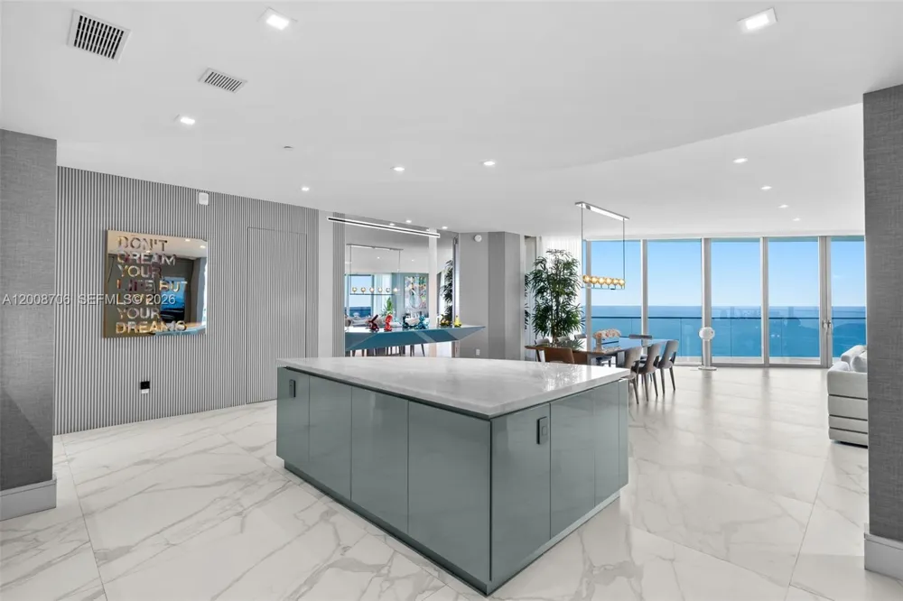 18975 Collins Ave #5200 Sunny Isles Beach, FL 33160