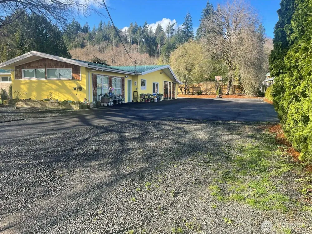 310 W Pine Street Elma, WA 98541