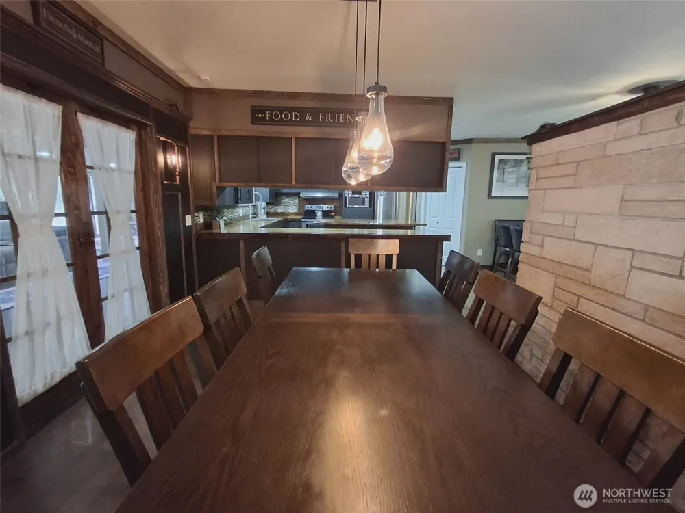 310 W Pine Street Elma, WA 98541
