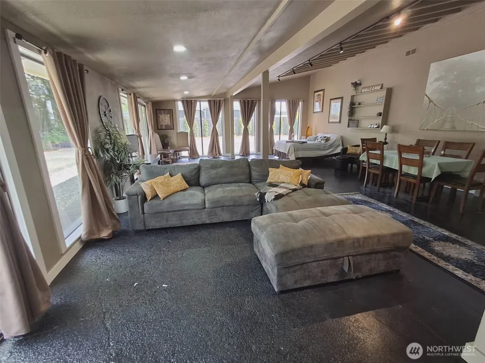 310 W Pine Street Elma, WA 98541