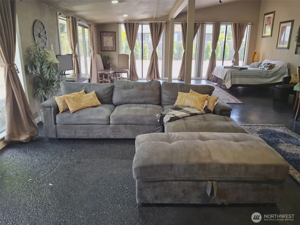 310 W Pine Street Elma, WA 98541