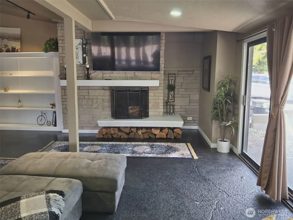 310 W Pine Street Elma, WA 98541