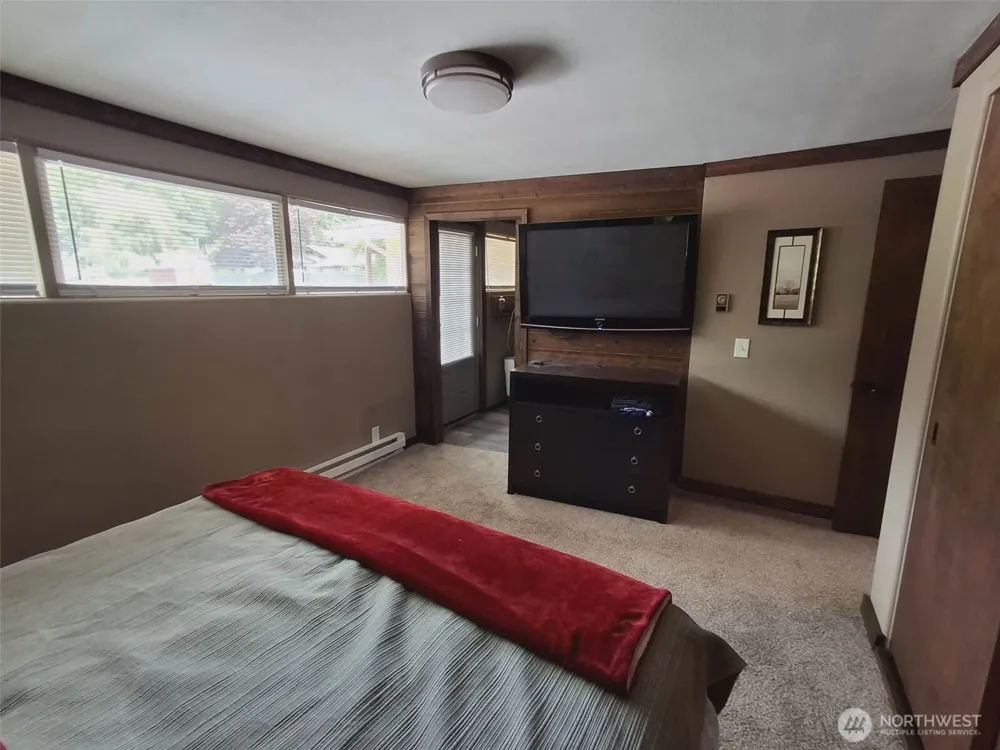 310 W Pine Street Elma, WA 98541