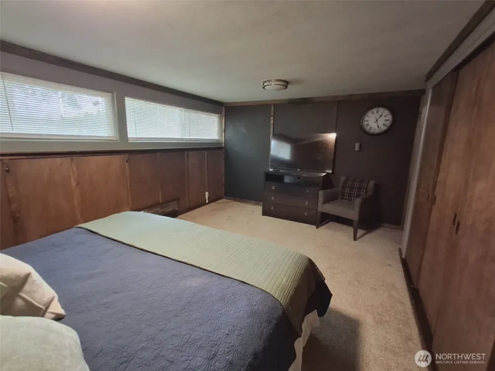 310 W Pine Street Elma, WA 98541