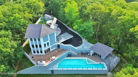 401 Overlook Drive