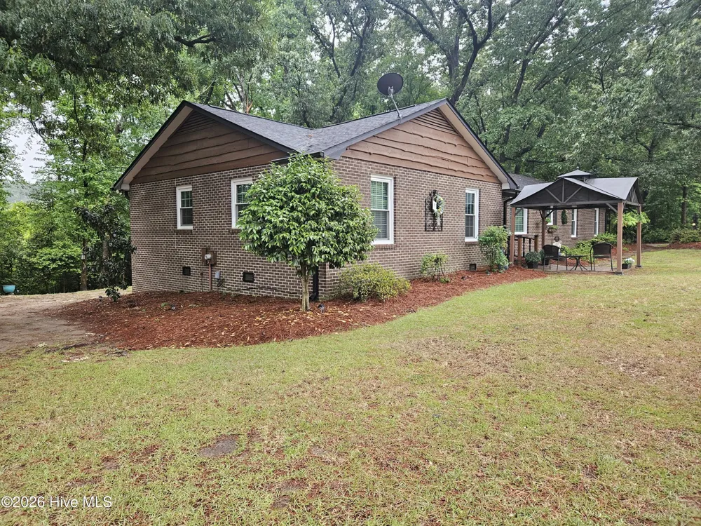 301 Fork Lake Drive Clinton, NC 28328