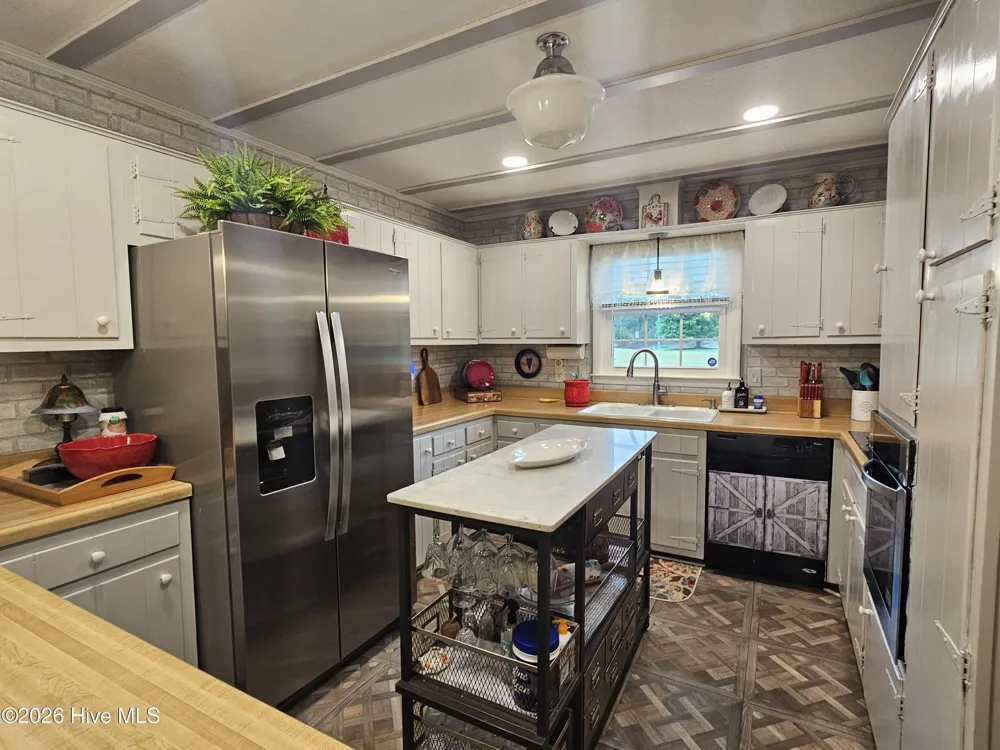 301 Fork Lake Drive Clinton, NC 28328