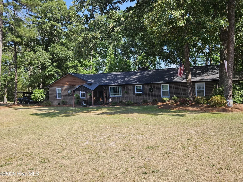 301 Fork Lake Drive Clinton, NC 28328