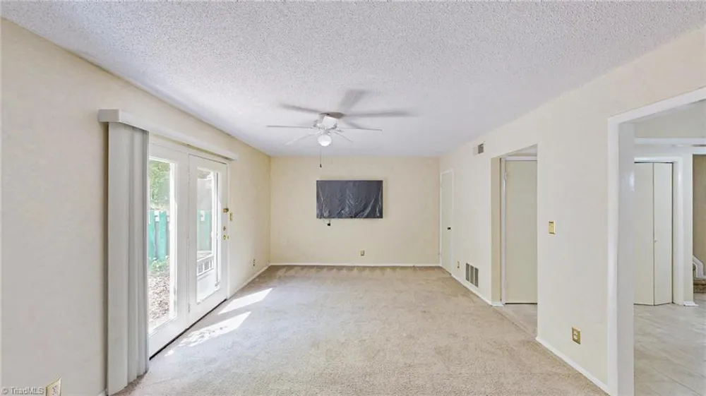 2214 Shadow Valley Road #E High Point, NC 27265