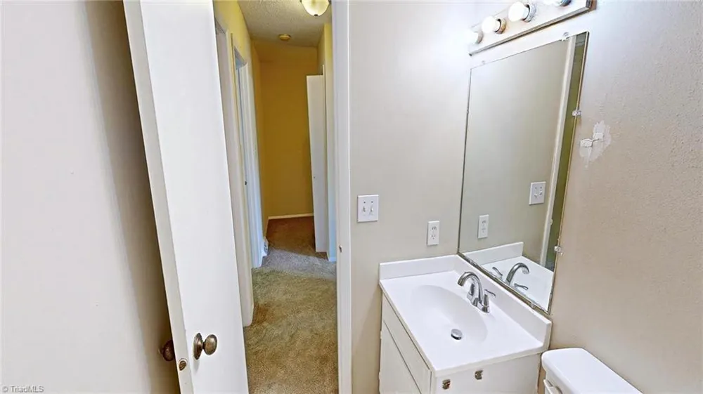 2214 Shadow Valley Road #E High Point, NC 27265