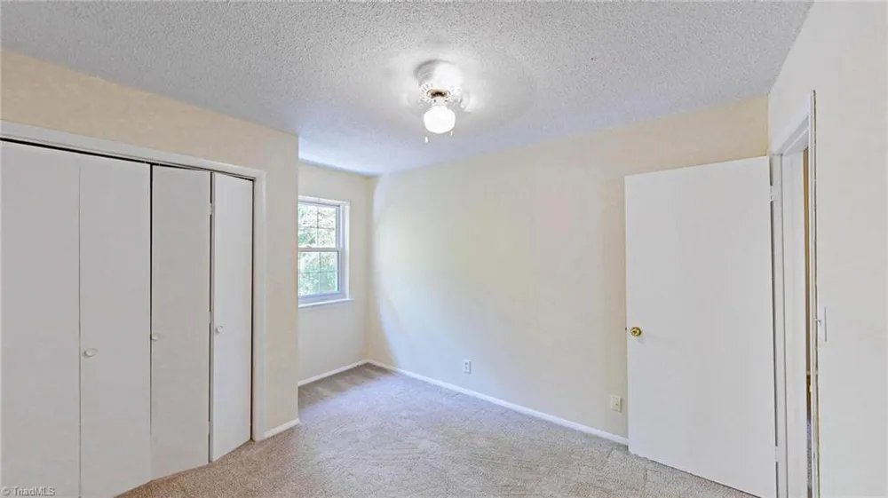 2214 Shadow Valley Road #E High Point, NC 27265