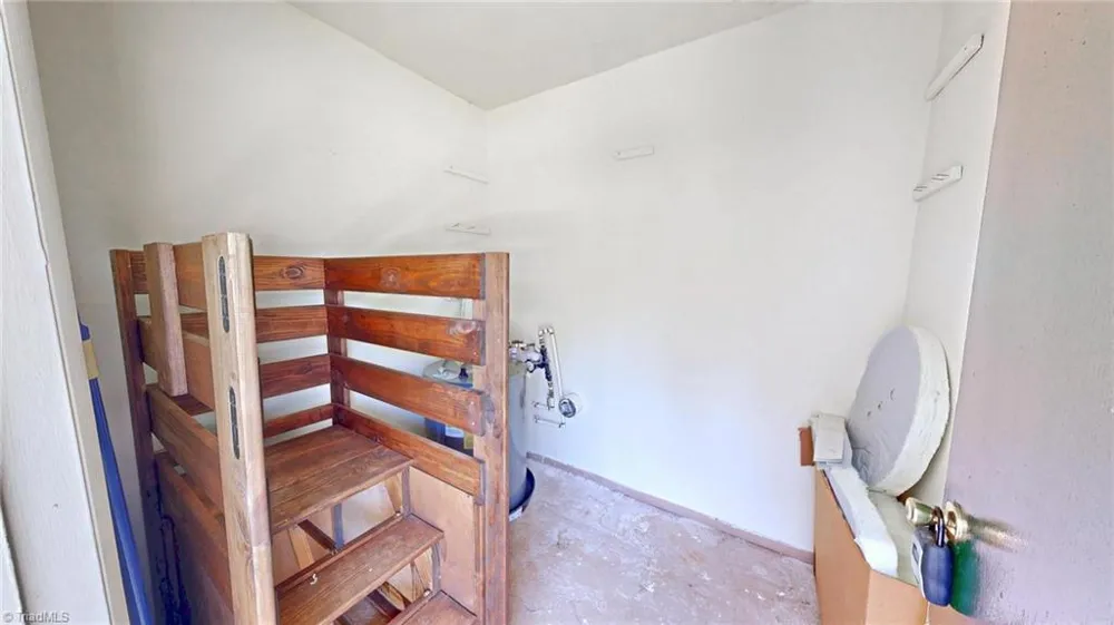 2214 Shadow Valley Road #E High Point, NC 27265