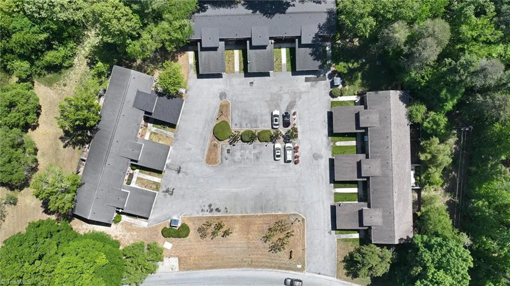2214 Shadow Valley Road #E High Point, NC 27265