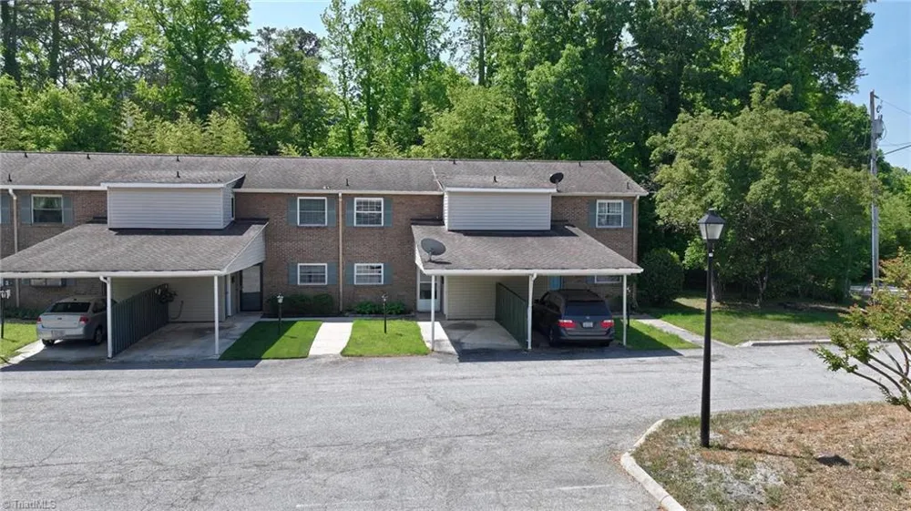 2214 Shadow Valley Road #E High Point, NC 27265
