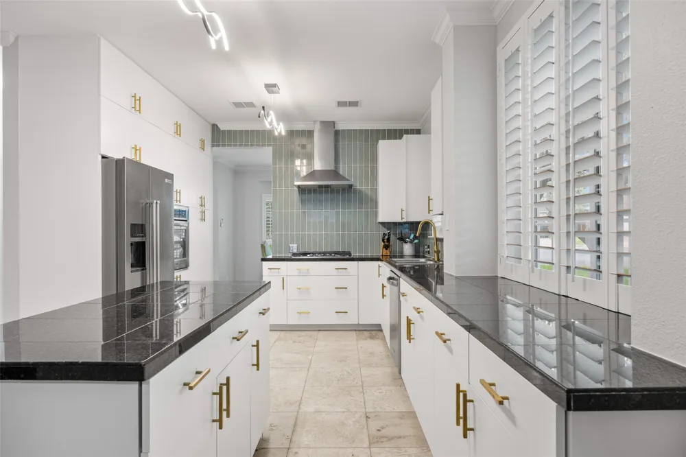 8610 Axis Drive Austin, TX 78749