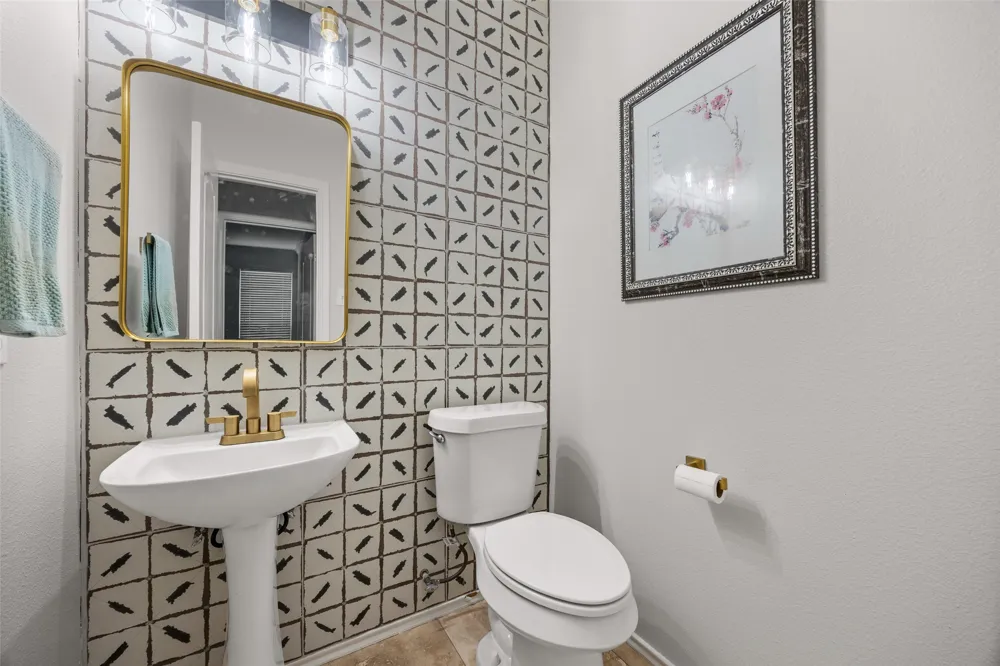 8610 Axis Drive Austin, TX 78749
