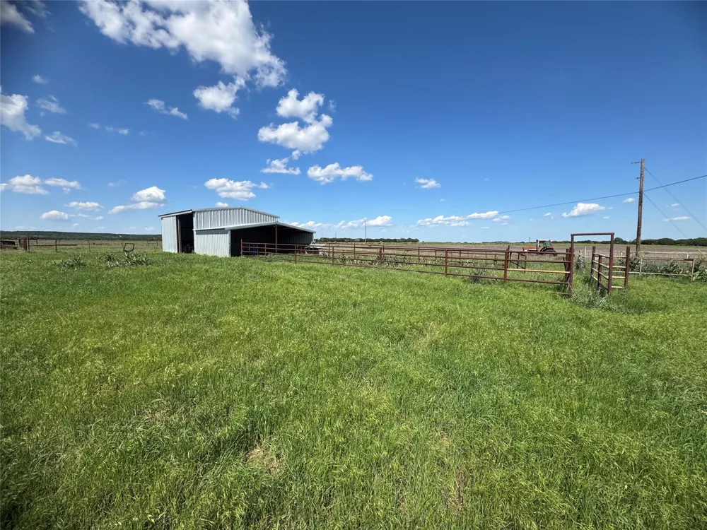 1806 County Road 2425 Iredell, TX 76649