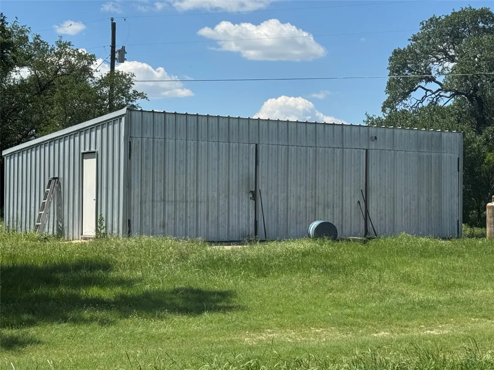 1806 County Road 2425 Iredell, TX 76649