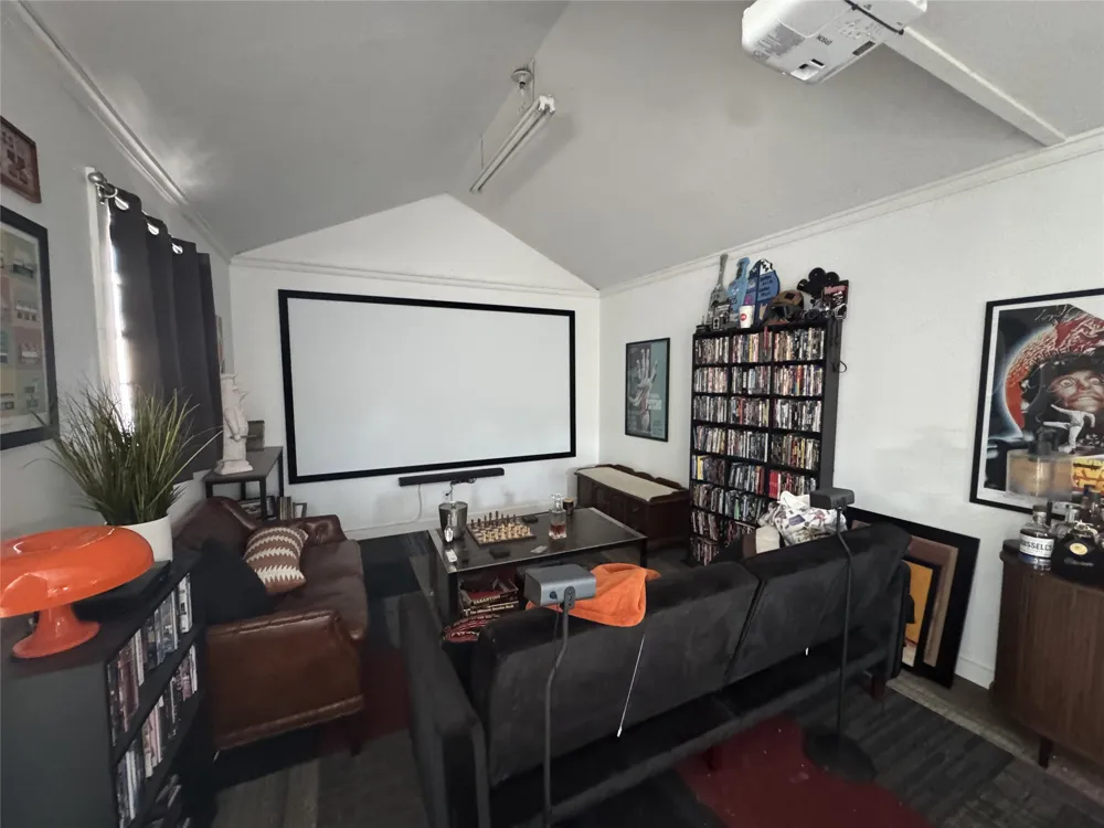 207 Chippendale Avenue Austin, TX 78745