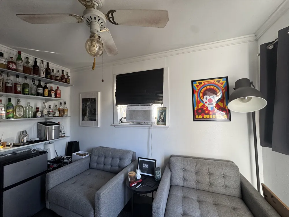 207 Chippendale Avenue Austin, TX 78745
