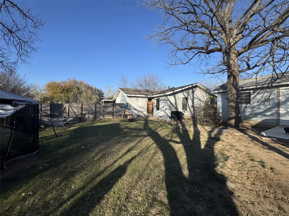 207 Chippendale Avenue Austin, TX 78745